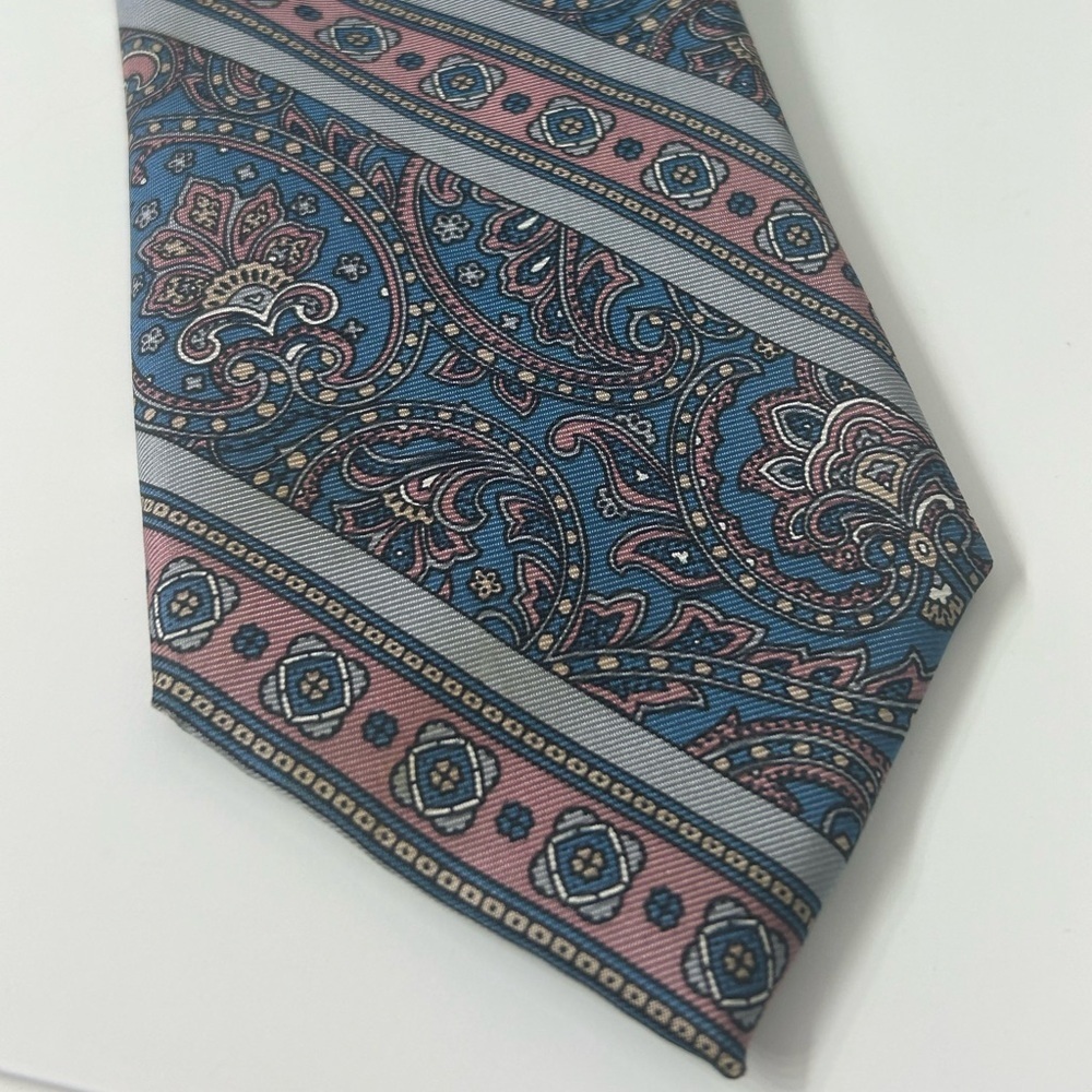 VTG Christian Dior Men’s Silk Tie Blue Pink Paisley Floral Italy Woven USA Made - Picture 2 of 4